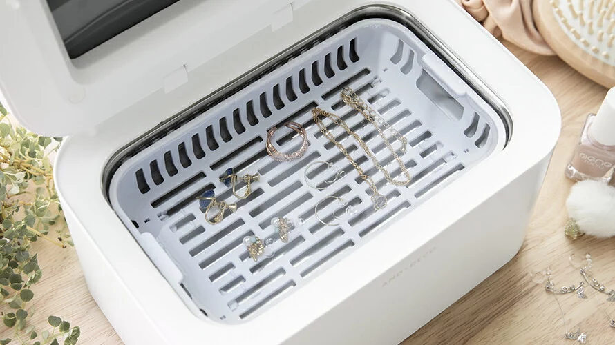 小物洗いに便利な洗浄カゴ付き