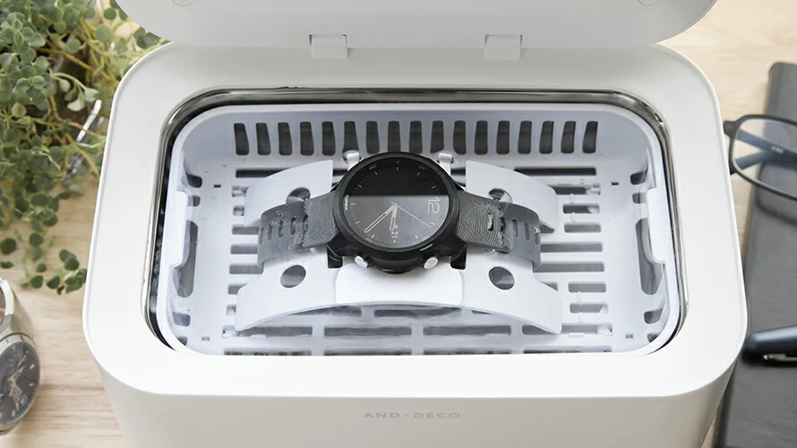 ベルト専用の時計ホルダー付き