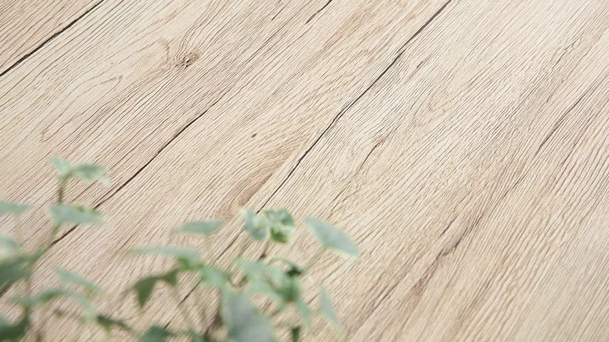立体感まで表現した木目模様。