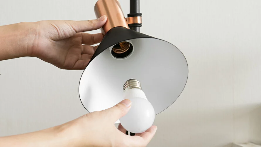 省エネ＆長寿命のLED電球対応