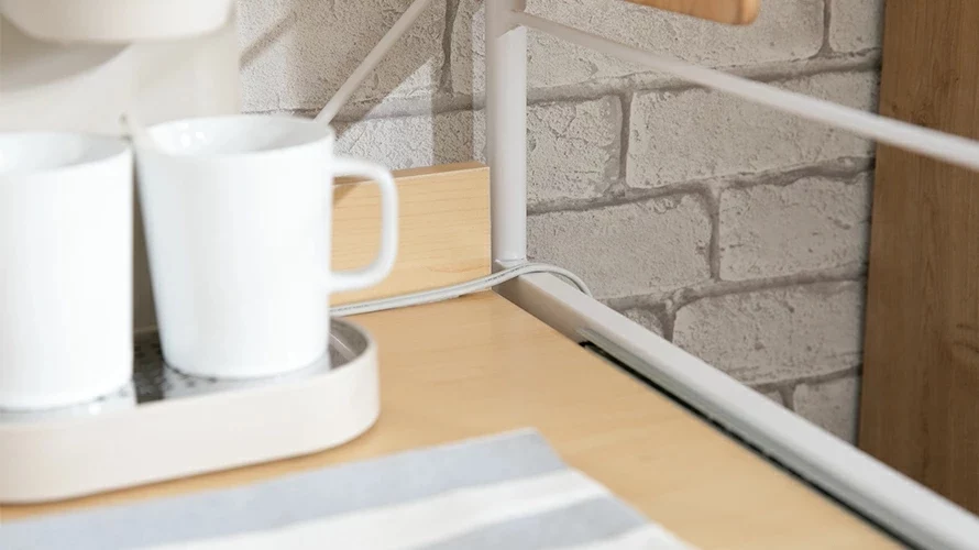 どこからでもコードを通せる