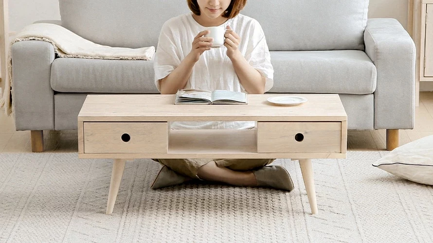 無垢材のぬくもり溢れるセンターテーブル